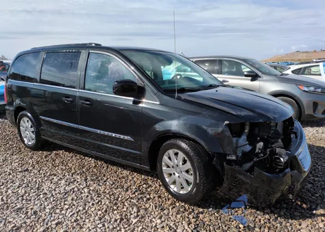 2015 Chrysler Town & Country Touring z USA, uszkodzony, nr VIN 2C4RC1BG0FR751421